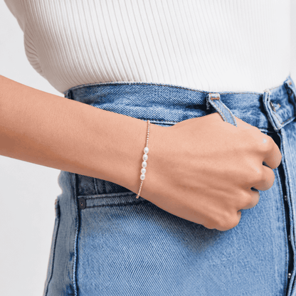 Aurora Minimal Pearl Bracelet
